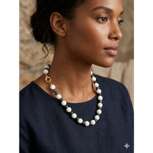 Vintage Classic Black and White Beaded Milk Glass Style Necklace